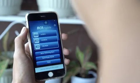 Tarik tunai tanpa kartu/dok. Unsplash Patrick