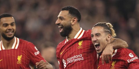 Arne Slot Ukir Rekor Baru Saat Liverpool Gilas Bologna