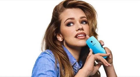 HP Nokia 3210 rilis versi terbaru di HUT ke-25, ada game Snake legendaris. (sumber: HMD / worldofbuzz)