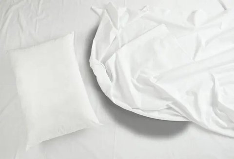 Anak belajar buang air kecil di toilet agar tak mengompol (iStock)