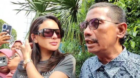 Kubu Nikita Mirzani meminta aparat melacak asal-usul 15 pucuk senjata api yang ditemukan tim KPK saat menggeledah rumah Dito Mahendra. (Foto: Dok.