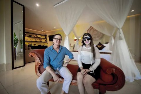Pengacara dan Sekjen Indonesian Book of Record, Barbie Kumalasari sidak ke Ubud Bali dan mendapati kamar seluas 500 meter persegi. Ini sangat luas. (Foto: Dok. Istimewa)