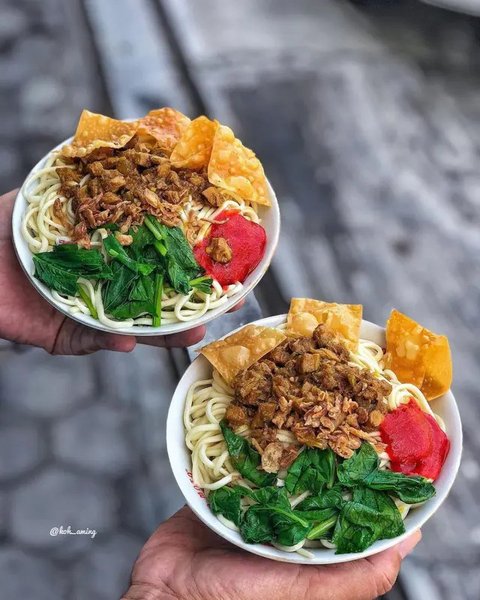 Ilustrasi mie ayam. (Liputan6.com/IG/mariskatracy)