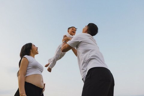 Nikita Willy diketahui berencana melahirkan anak keduanya di Amerika. Hal itu diketahui dari unggahan Nona Willy, adik Nikita Willy.&nbsp;