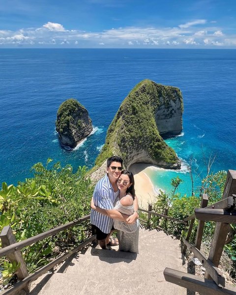 8 Momen Romantis Glenca Chysara dan Rendi John - Keseruan Liburan di Bali dan Waktu Santai di Rumah