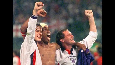 Legenda Real Madrid, Luis Figo, memiliki label tersendiri bagi fans Barcelona. Kepindahannya dari Barcelona ke Real Madrid adalah salah satu drama terbesar di dunia sepak bola, bahkan Figo di