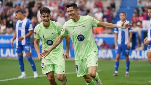 FOTO: Gacor! Robert Lewandowski Cetak Hattrick Saat Barcelona Bungkam Alaves