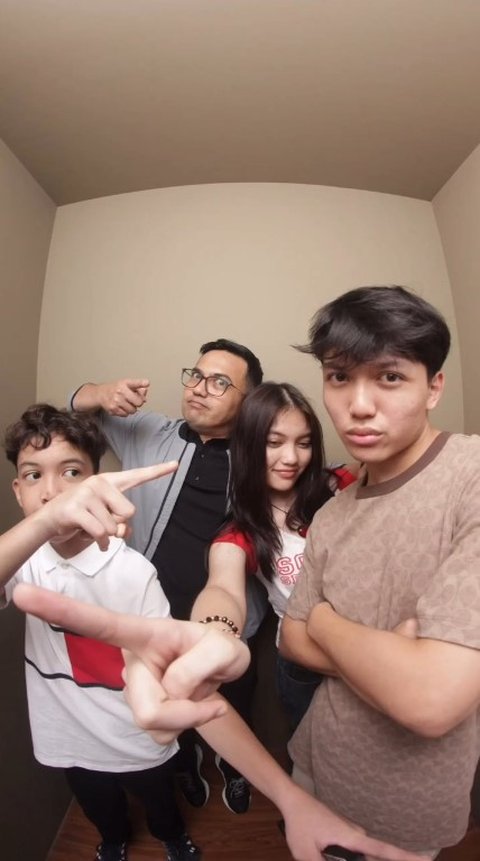 7 Potret Anak Sahrul Gunawan Kini, Sudah Pada Besar - Ganteng dan Cantik