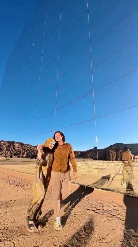 7 Potret Cut Meyriska dan Roger Danuarta di Al Ula, Tampil Serasi bak Prewedding