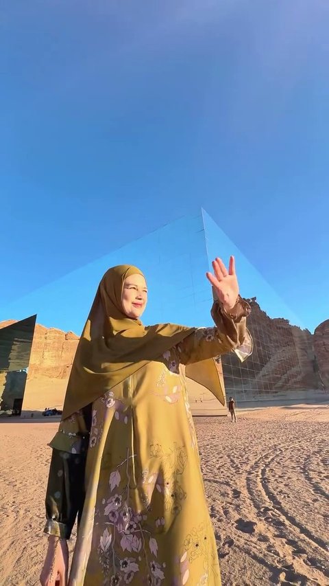 7 Potret Cut Meyriska dan Roger Danuarta di Al Ula, Tampil Serasi bak Prewedding