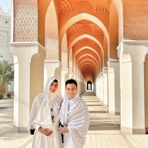 Berbagai kabar mengenai penyebab keretakan rumah tangga Paula dan Baim pun mencuat. Mulai dari Baim yang kerap membandingkan Paula dengan Nagita, hingga kurangnya nafkah bulanan yang diterima oleh sang model. Namun semuanya baru sebatas rumor belaka.