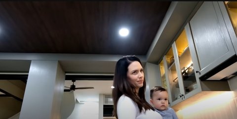 9 Potret Dapur Rumah Randy Pangalila yang Jarang Tersorot, Jadi Area Terfavorit - Punya Banyak Koleksi Mesin Kopi Lengkap