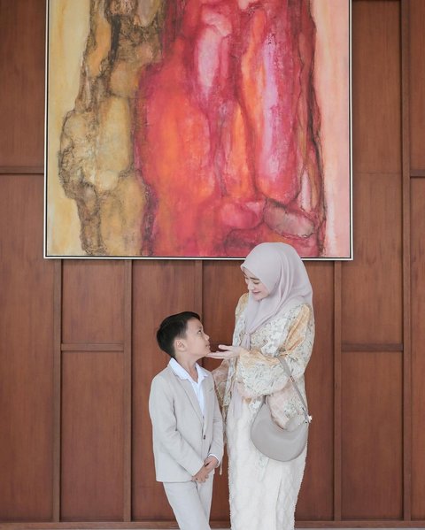 Meski Beda Ayah, Ini 7 Potret Yusuf Anak Larissa Chou Bareng sang Adik yang Terlihat Sayang