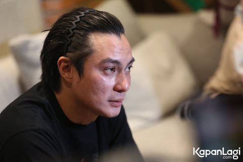Dugaan perselingkuhan tersebut, menurut Baim, sudah terjadi sejak November 2023. Selama hampir satu tahun, ia menahan semuanya seorang diri dan berusaha menjaga agar masalah ini tidak mencuat ke publik.
