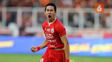 Bek Timnas Indonesia U-22, Ryuji Utomo, saat latihan di Lapangan SPH Karawaci, Banten, Kamis (10/8/2017). Latihan dilakukan sebagai persiapan jelang SEA Games 2017 Malaysia. (Bola.com/Vitalis