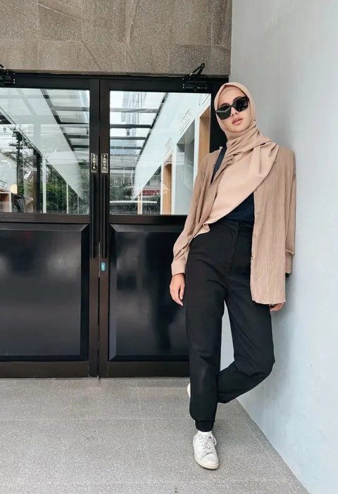 Potret Paula Verhoeven Mulai Konsisten Berhijab (Sumber: Instagram/paula_verhoeven)