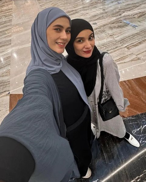Potret Paula Verhoeven Mulai Konsisten Berhijab (Sumber: Instagram/paula_verhoeven)
