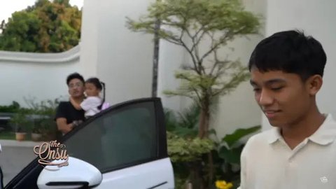 uben Onsu Belikan Betrand Peto Mobil Mewah (Sumber: Youtube/Onsu Family)
