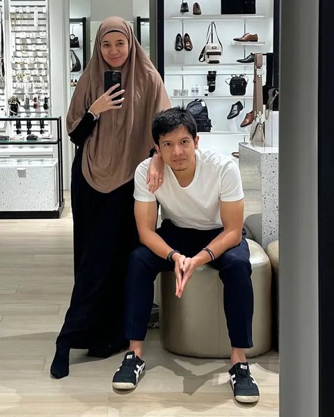 Dimas Seto dan Dhini Aminarti 15 Tahun Menikah (Sumber: Instagram/dimasseto_1)