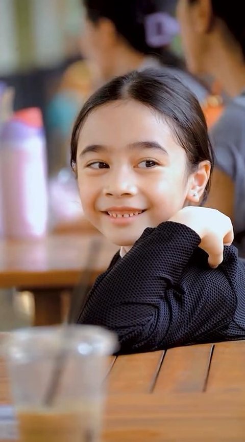 Sebelum mulai ikut berkompetisi di ajang Shark Equastrian Competition 2024 beberapa waktu lalu, Raqeema tampak penuh senyum dan excited.