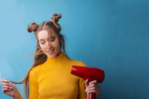 Ilustrasi Mengikat Rambut Credit: pexels.com/Citrus