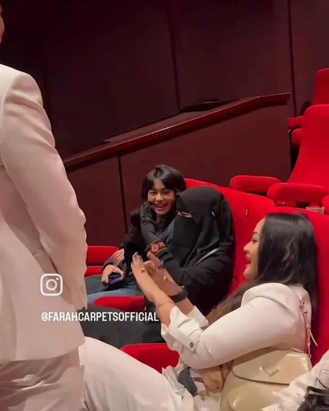 Potret Kedekatan Umi Pipik dan Sintya Marisca. (Sumber: Instagram/sintya_abidzar_abisin)