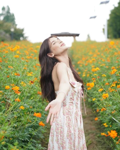 Pesona Sabrina Chairunnisa dalam Photoshoot di Korea Selatan, Dress Cantik yang Mengingatkan pada Gadis ABG!