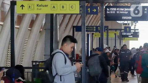 FOTO: Catat! Segini Tarif Khusus LRT Jabodebek Tiap Akhir Pekan