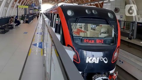 FOTO: Catat! Segini Tarif Khusus LRT Jabodebek Tiap Akhir Pekan