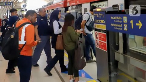 FOTO: Catat! Segini Tarif Khusus LRT Jabodebek Tiap Akhir Pekan