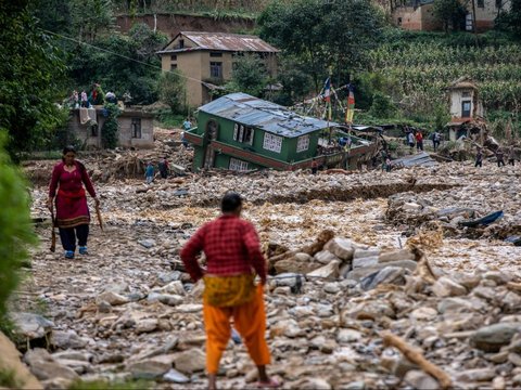 FOTO: Dahsyatnya Amukan Banjir Parah di Nepal, Rumah-Rumah Hanyut hingga 192 Orang Tewas