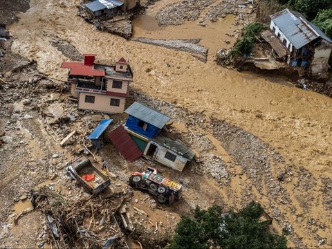 FOTO: Dahsyatnya Amukan Banjir Parah di Nepal, Rumah-Rumah Hanyut hingga 192 Orang Tewas