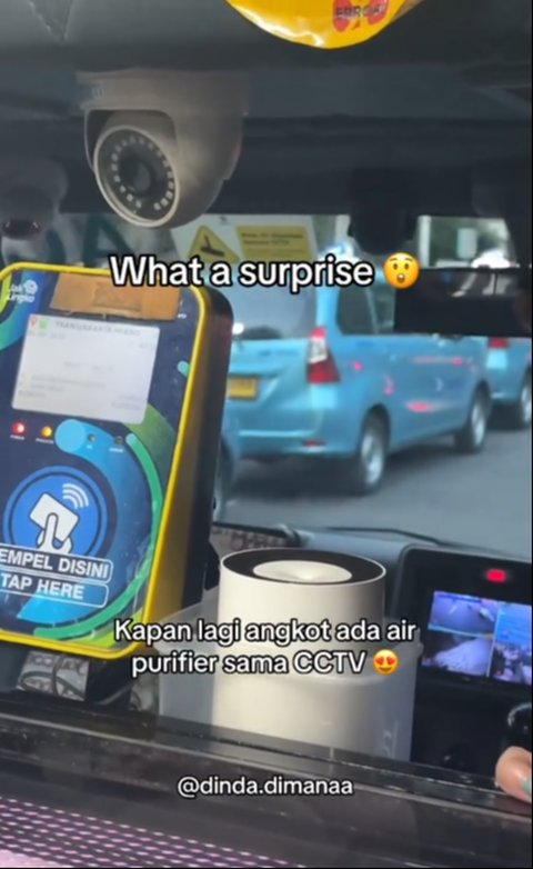 Pintu Buka Tutup Otomatis hingga Punya AC, Momen Wanita Naik Angkot Modern di Jakarta Ini Curi Perhatian