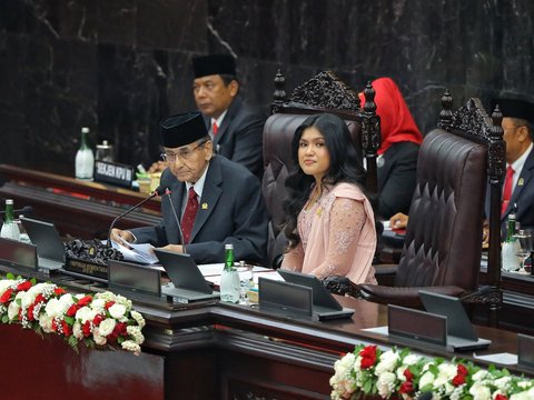 FOTO: Ini Larasati Moriska dan Annisa Mahesa, Sosok Cantik Anggota DPD dan DPR RI Termuda