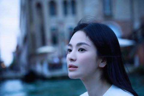 Song Hye Kyo Raih 68 Miliar Rupiah Tanpa Bekerja, Ternyata Ini Sumber Cuannya