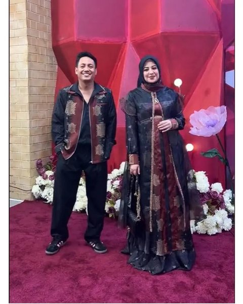 Potret Risty Tagor dan sosok pria disebut suami keempat. (sumber: TikTok/althafunissa_official)