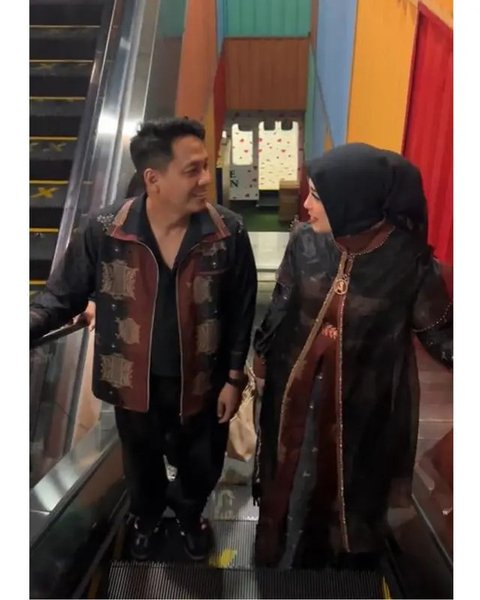 Potret Risty Tagor dan sosok pria disebut suami keempat. (sumber: TikTok/althafunissa_official)