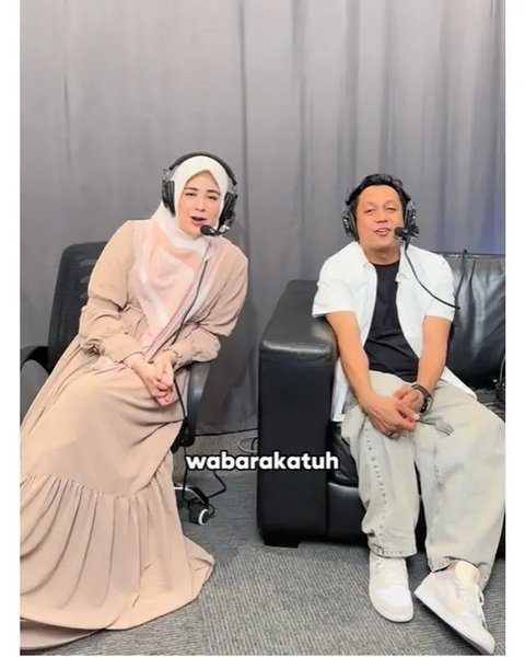 Potret Risty Tagor dan sosok pria disebut suami keempat. (sumber: TikTok/althafunissa_official)