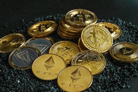 Kripto atau Crypto. Foto: Unsplash/Raphael Wild