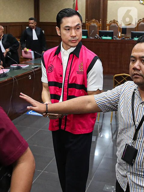 Kasus ini, munurut perhitungan ahli lingkungan IPB Bambang Hero Saharjo diperkirakan memiliki nilai kerugian ekologis mencapai Rp271 Triliun. (Liputan6.com/Herman Zakharia)