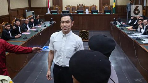 Kasus ini, munurut perhitungan ahli lingkungan IPB Bambang Hero Saharjo diperkirakan memiliki nilai kerugian ekologis mencapai Rp271 Triliun. (Liputan6.com/Herman Zakharia)