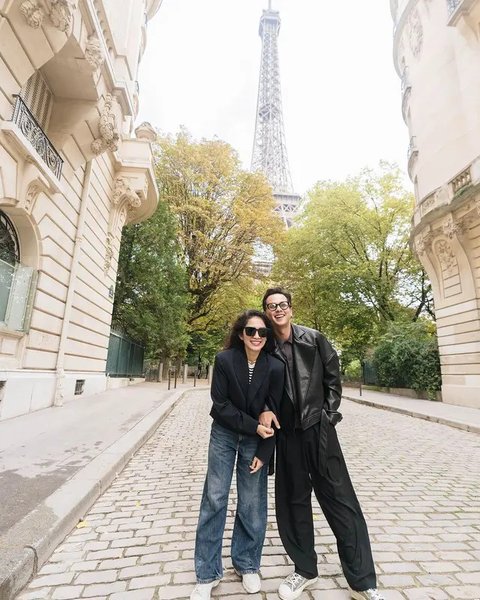 Potret Ussy Sulistiawaty dan Andhika Pratama liburan berdua di Eropa. (sumber: Instagram/