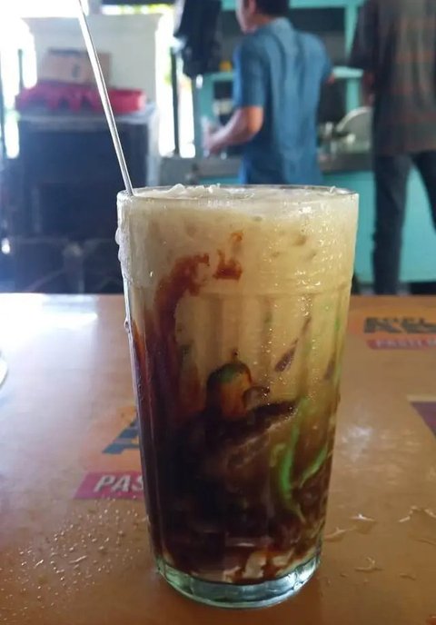 Dawet Ayu Banjarnegara. (dok. Instagram @bakul.esdawet/https://www.instagram.com/p/CNEjNngFudn/)