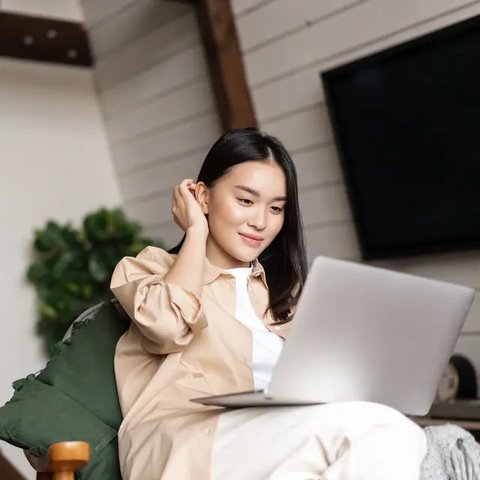 Menyikapi keadaan./Copyright freepik.com/author/pressahotkey