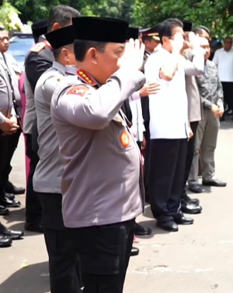 Kapolri Berikan Penghormatan Terakhir Kepada Jenazah Kapolres Boyolali
