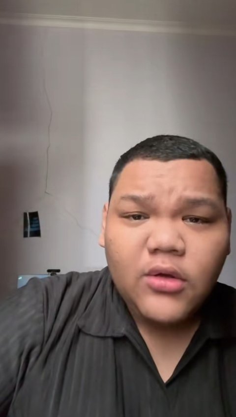 Awalnya, Popon masih berfikir positif dan tidak terfikir kalau rumahnya dimasuki maling. Saat mengecek CCTV di rumahnya, barulah diketahui kalau ada orang jahat yang mencuri di rumahnya.<br />&nbsp;<br />"Nah saya tuh gak berburuk sangka kalau ada maling di rumah karena ini baru pertama kalinya, jadinya kemudian pas saya cek CCTV, saya lihat beneran ada maling pukul 2.57 itu lagi naik ke atas rumah," jelasnya.