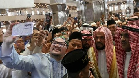 FOTO: Momen Imam Besar Masjid Nabawi Sampaikan Khotbah Jumat di Masjid Istiqlal, Berpesan Jaga Persatuan