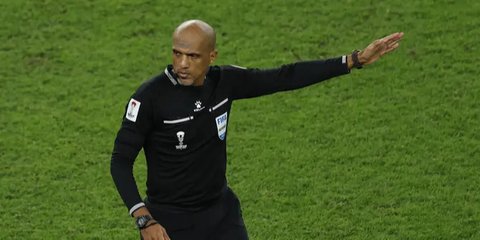 Pertandingan Timnas Indonesia melawan Bahrain pada Grup C Kualifikasi Piala Dunia 2025 yang berlangsung di Bahrain National Stadium, Riffa, Kamis (10/10/2024) diwarnai dengan kontroversi dari