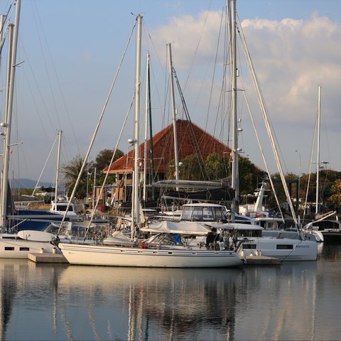 Sail 2 Indonesia Rally 2024, Belasan Yacht dari Berbagai Negara Berlabuh di Marina Boom Banyuwangi