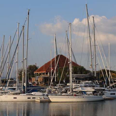 Sail 2 Indonesia Rally 2024, Belasan Yacht dari Berbagai Negara Berlabuh di Marina Boom Banyuwangi